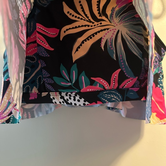 Tropical Floral Swim Ruffled Bikini Top - Picture 3 of 6